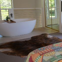 Bonnie's Cottage - Romantic Secluded Accommodaton Bright Victoria